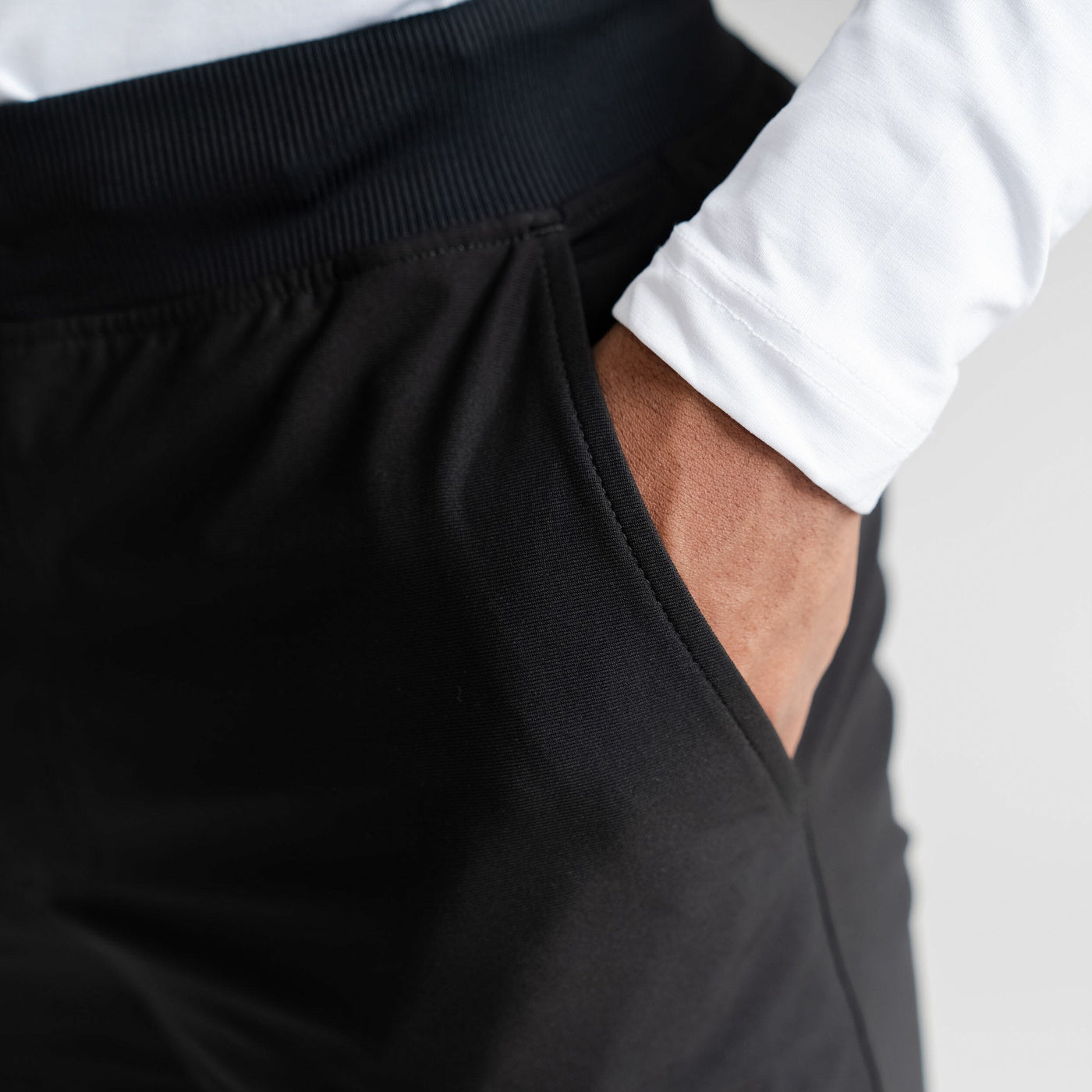 Delta Performance Jogger | Solid - Midnight Black